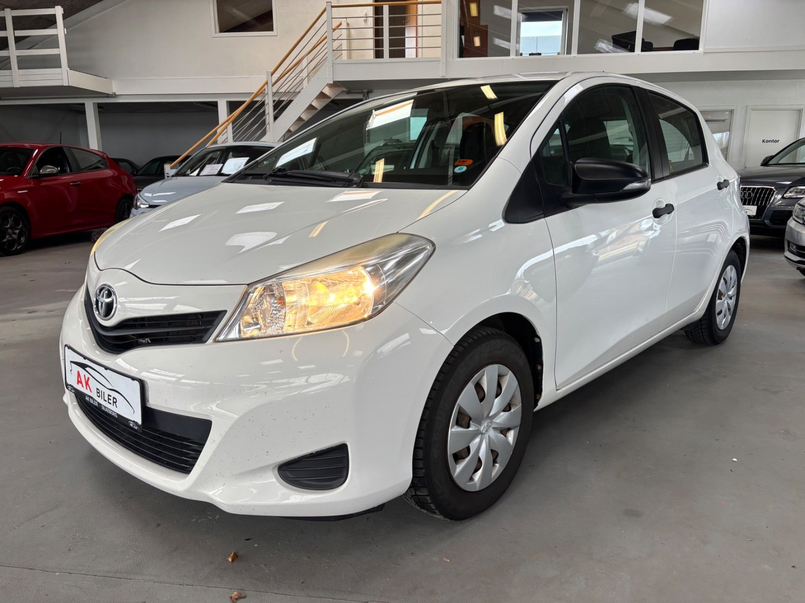Hvid Toyota Yaris fra 2012