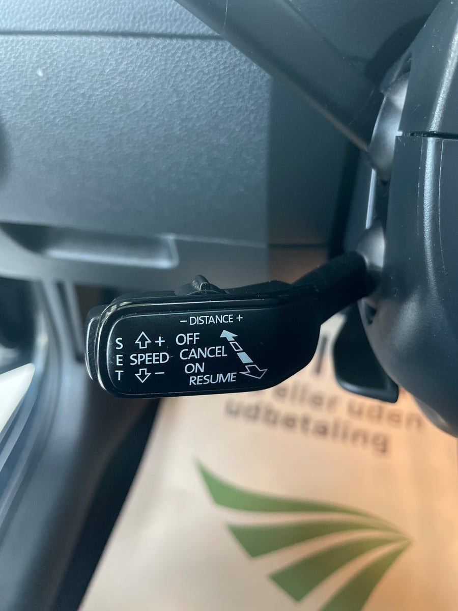 Grå Skoda Octavia fra 2018