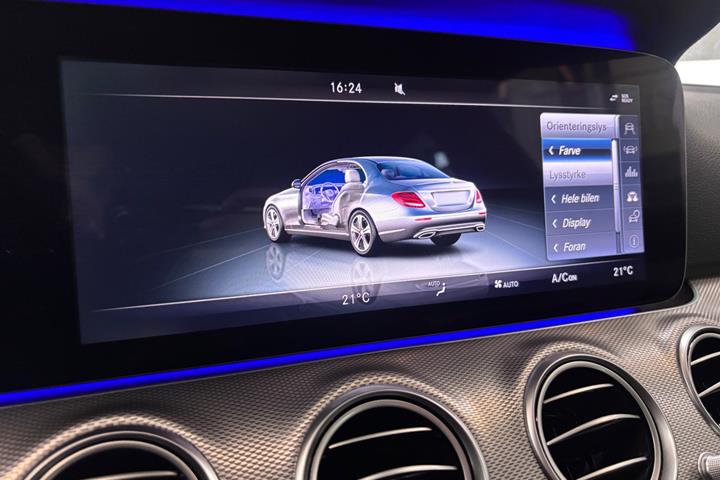 Grå Mercedes E220 d fra 2017