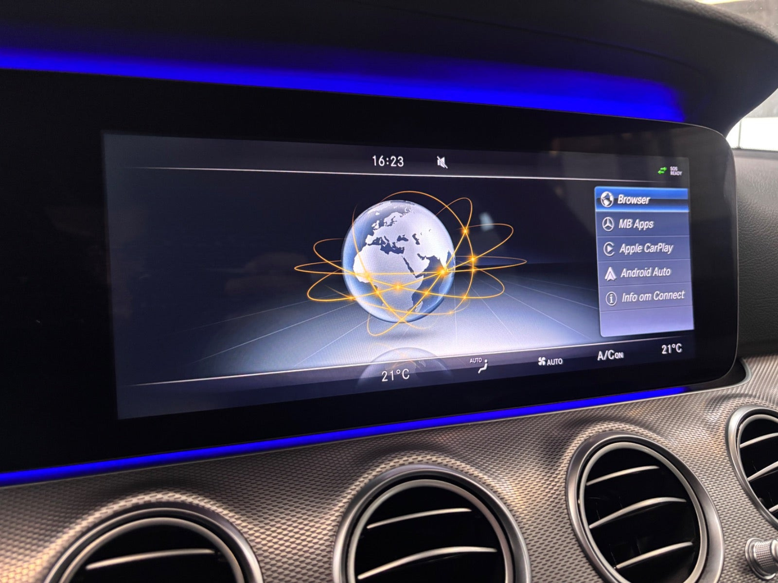 Grå Mercedes E220 d fra 2017