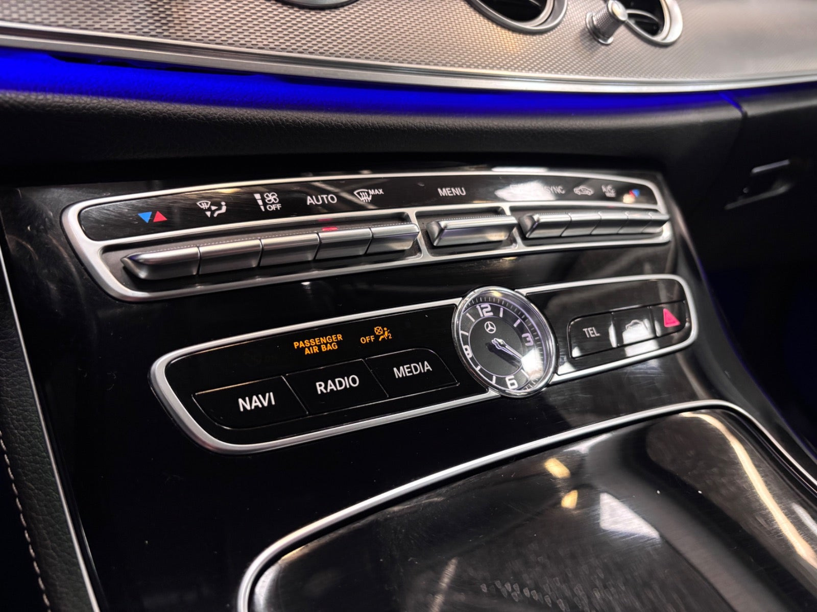 Grå Mercedes E220 d fra 2017