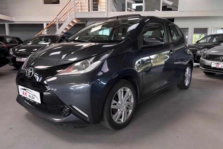 Grå Toyota Aygo fra 2015