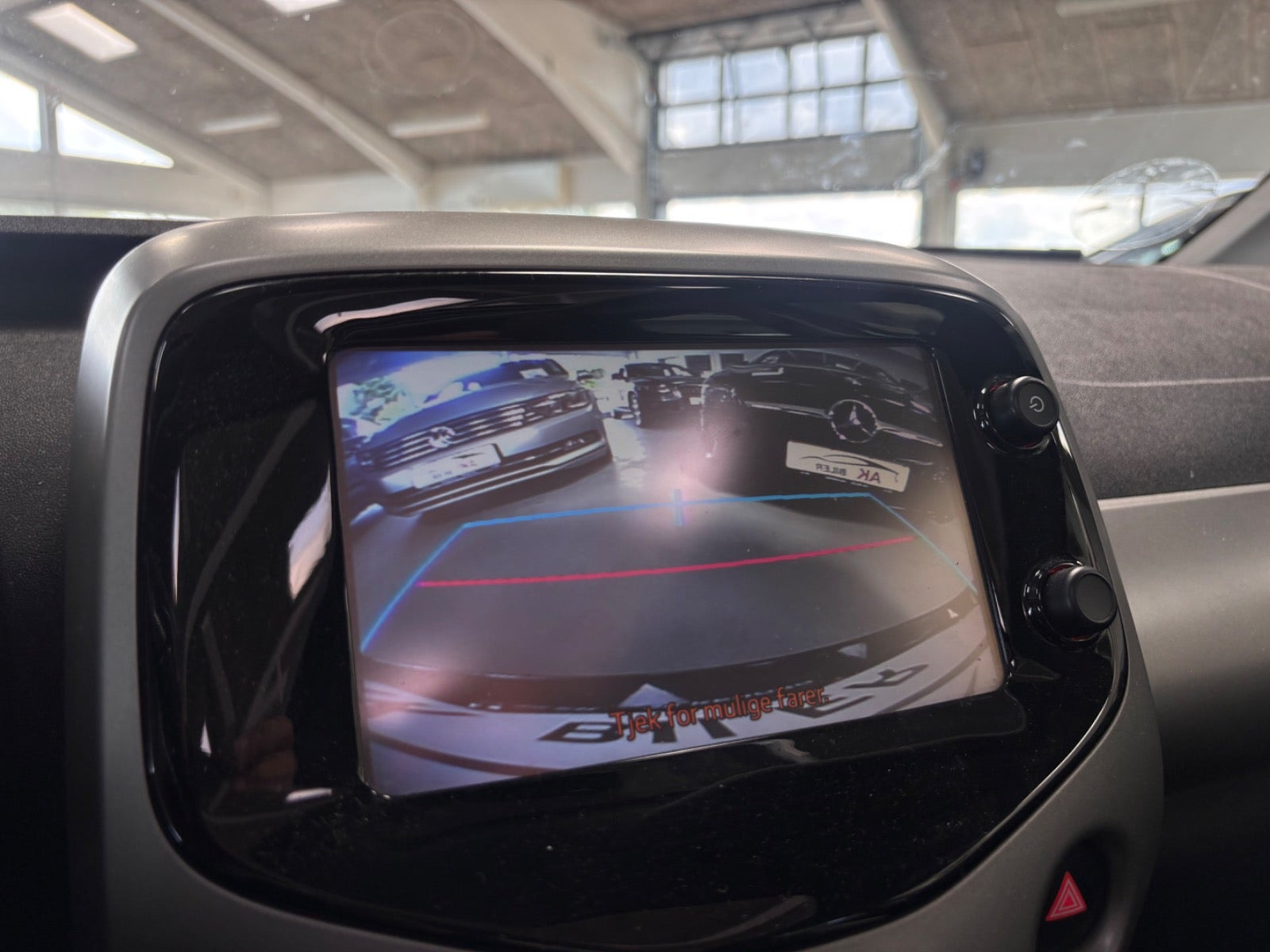 Grå Toyota Aygo fra 2015