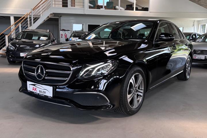 Sort Mercedes E220 d fra 2019