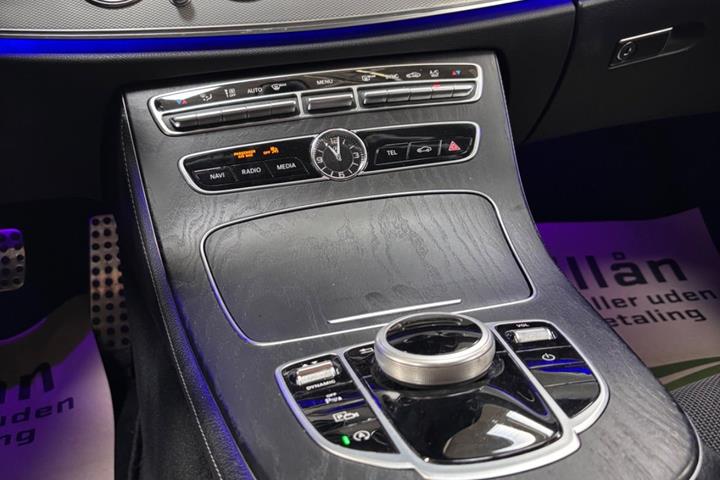 Sort Mercedes E220 d fra 2019