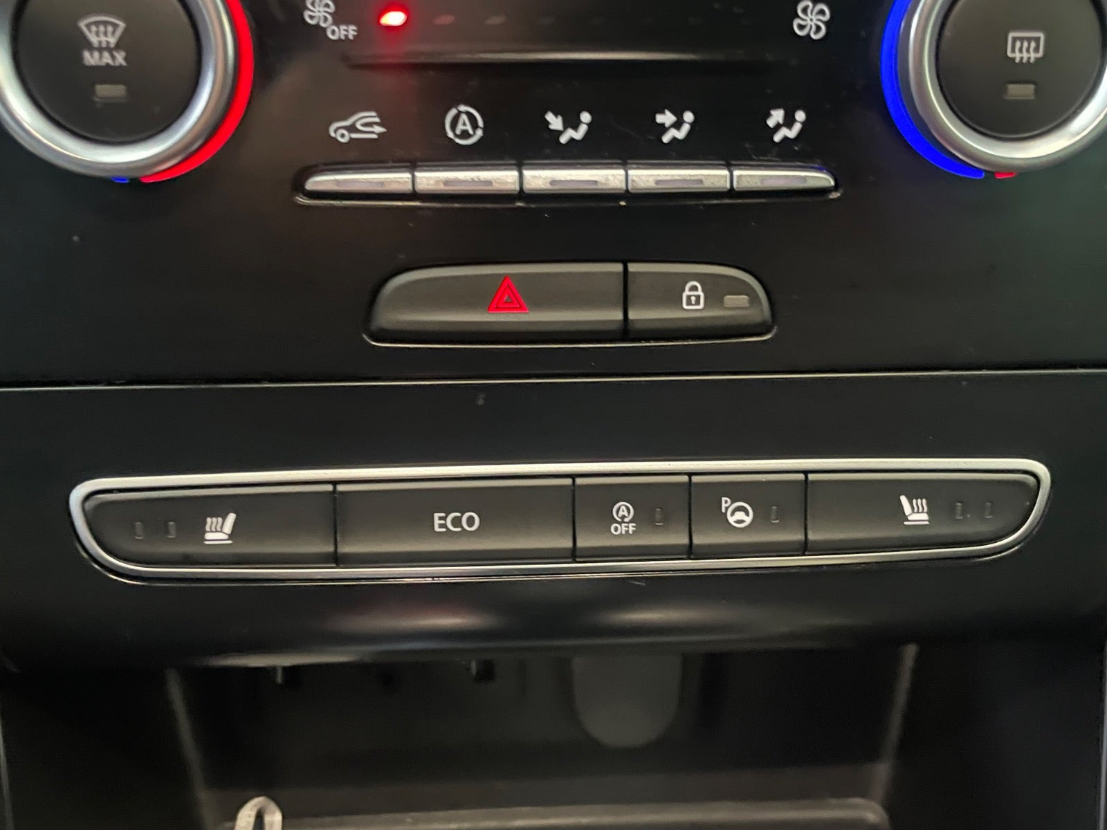 Blå Renault Megane IV fra 2017