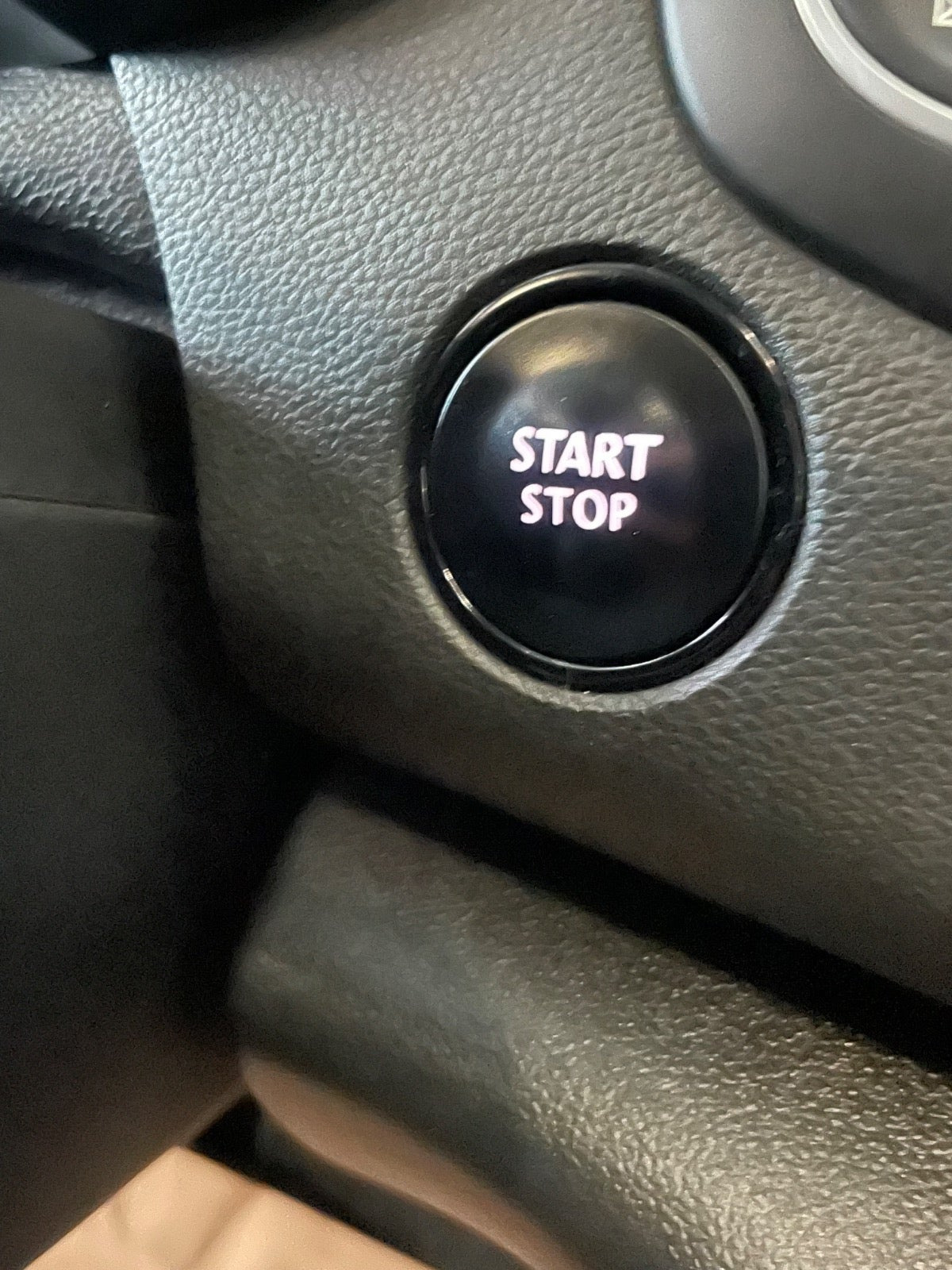 Blå Renault Megane IV fra 2017