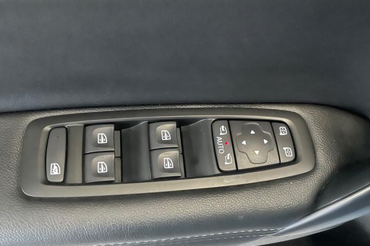 Blå Renault Megane IV fra 2017