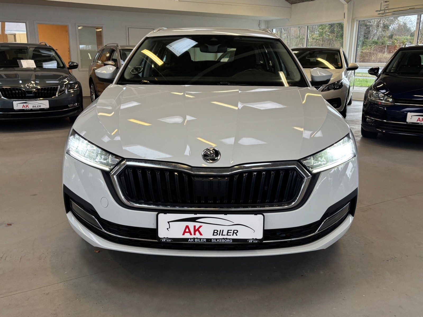 Hvid Skoda Octavia fra 2021