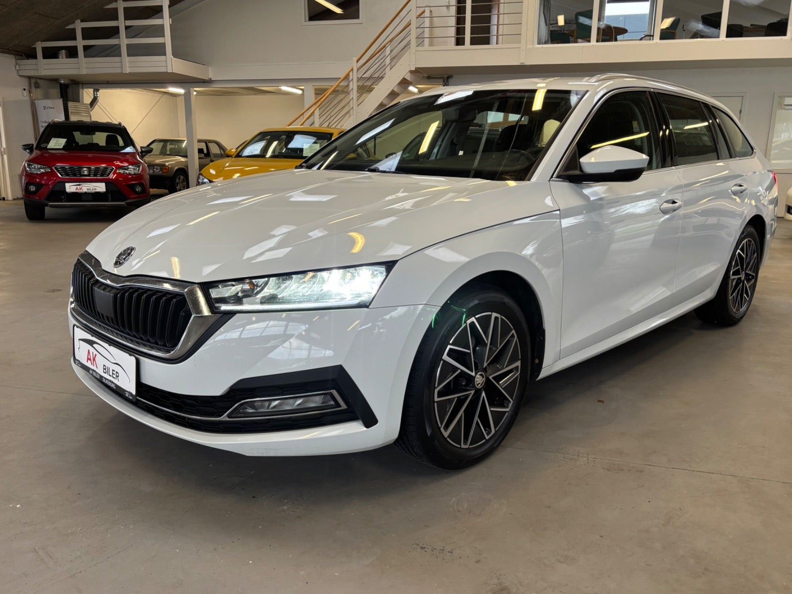 Hvid Skoda Octavia fra 2021