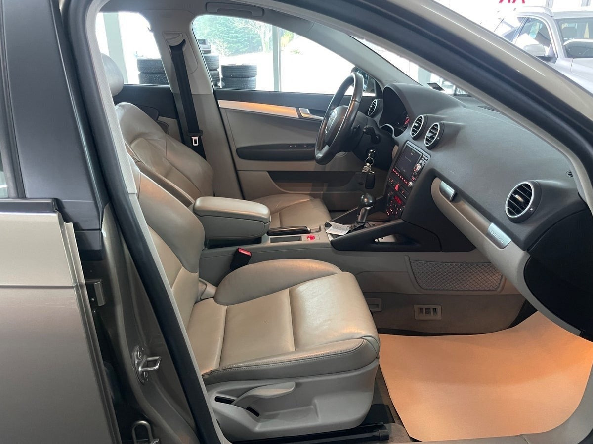Orange Audi A3 fra 2006
