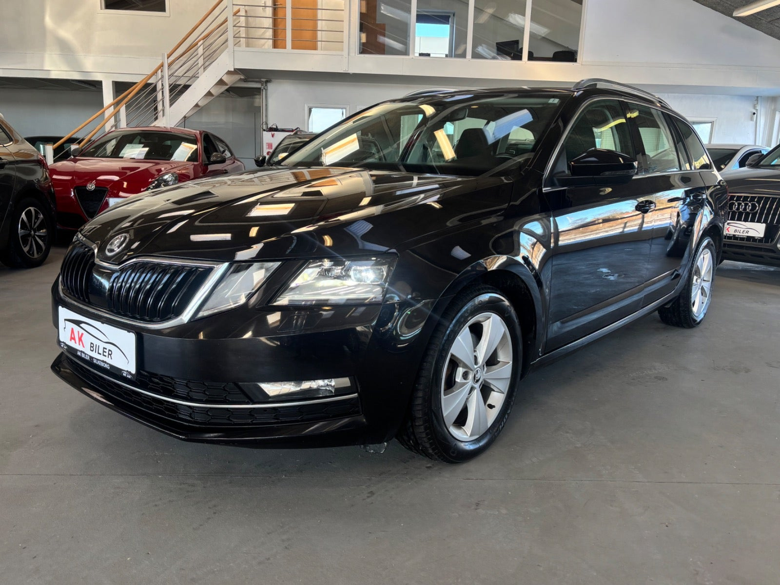 Sort Skoda Octavia fra 2018