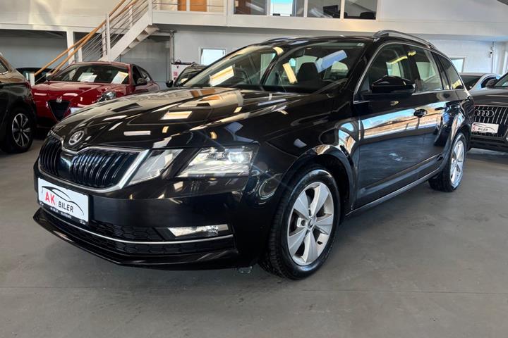 Sort Skoda Octavia fra 2018