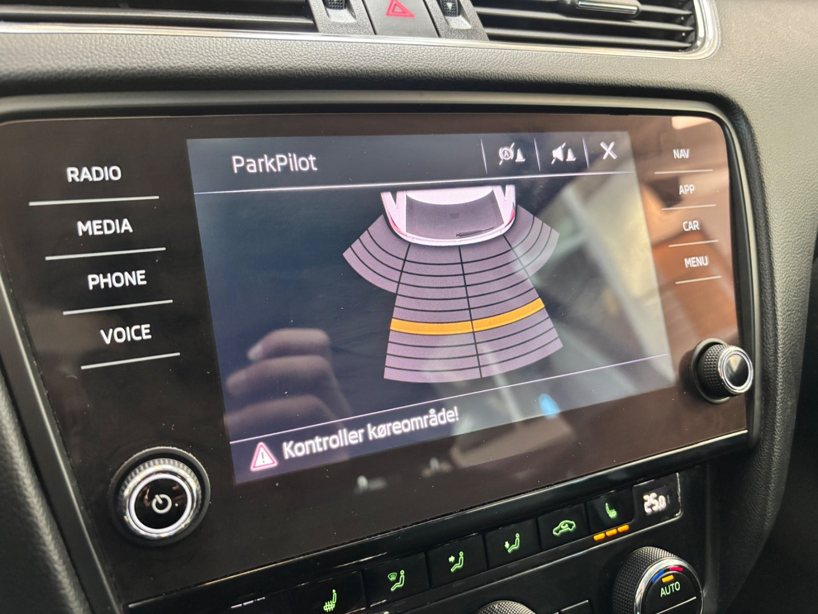 Sort Skoda Octavia fra 2018