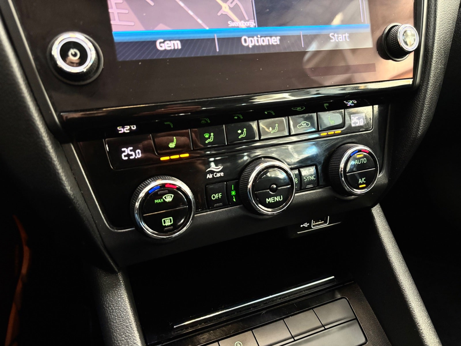 Sort Skoda Octavia fra 2018