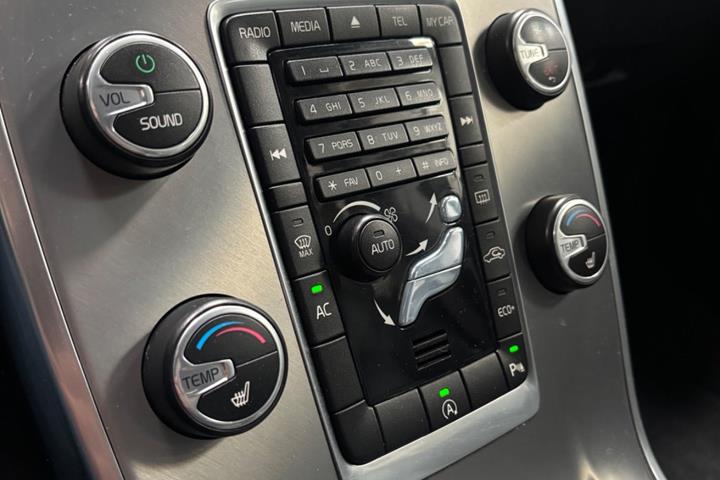 Sort Volvo V70 fra 2014