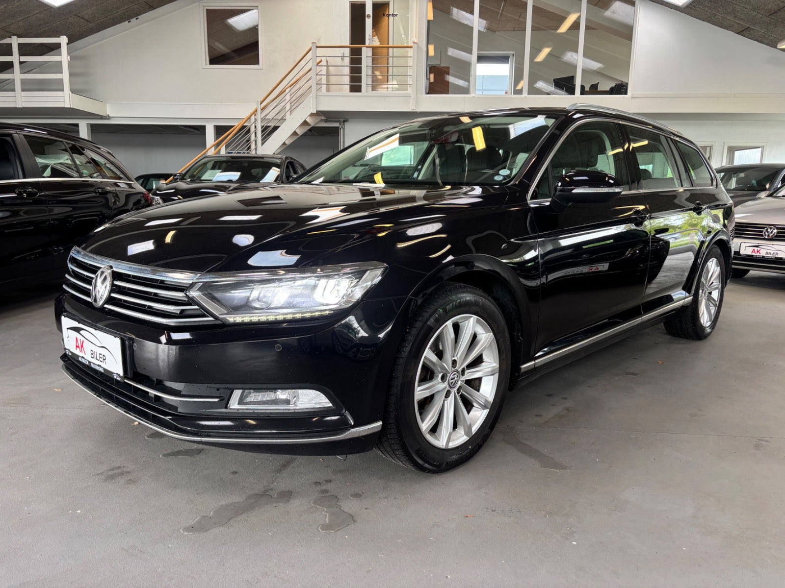 Sort VW Passat fra 2017