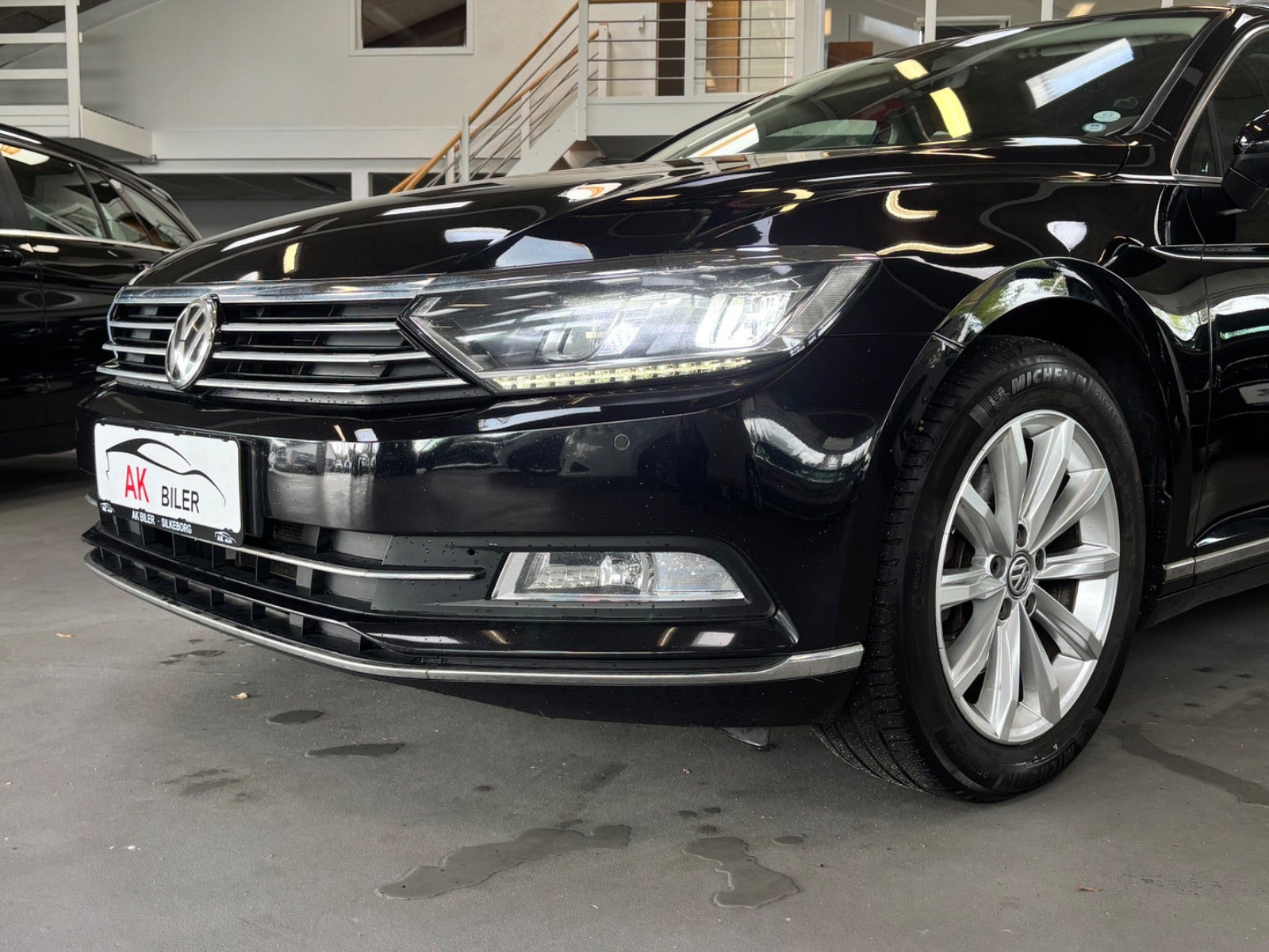 Sort VW Passat fra 2017