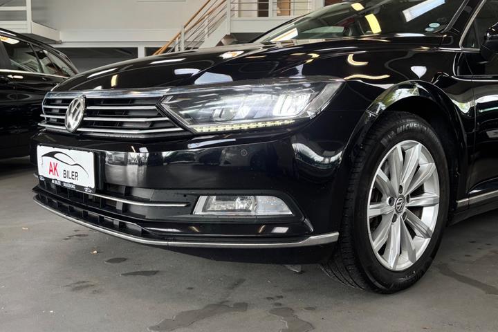 Sort VW Passat fra 2017
