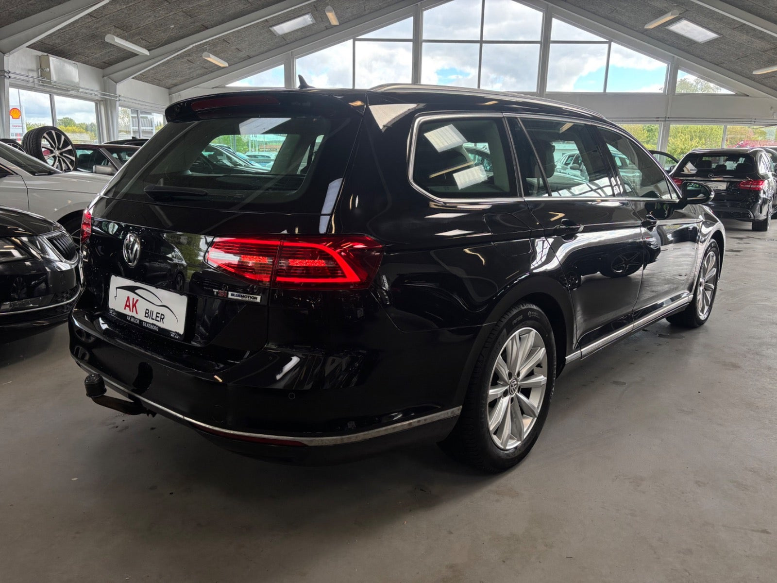 Sort VW Passat fra 2017