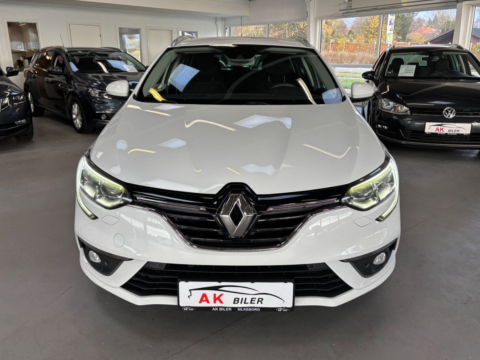 Hvid Renault Megane IV fra 2018