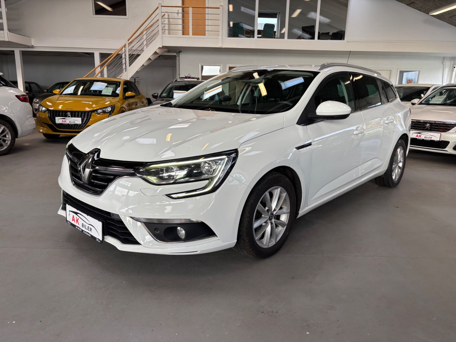Hvid Renault Megane IV fra 2018