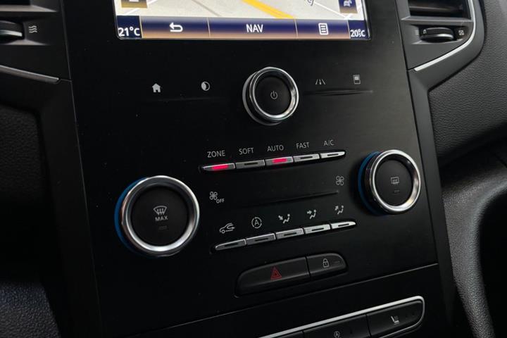 Hvid Renault Megane IV fra 2018