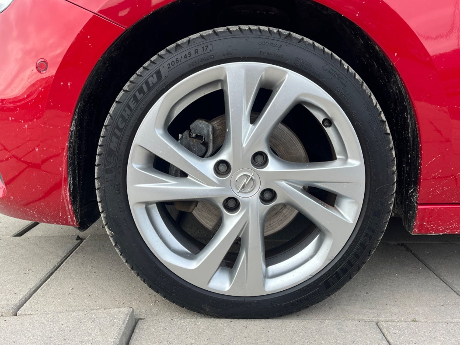 Rød Opel Corsa fra 2020