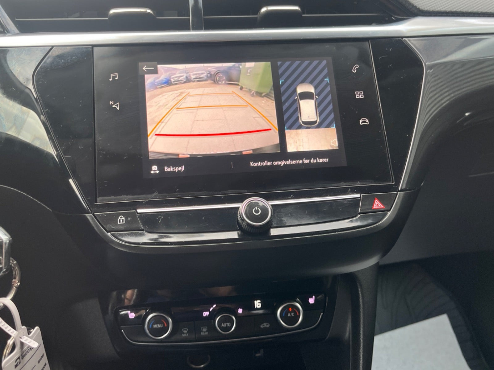 Rød Opel Corsa fra 2020