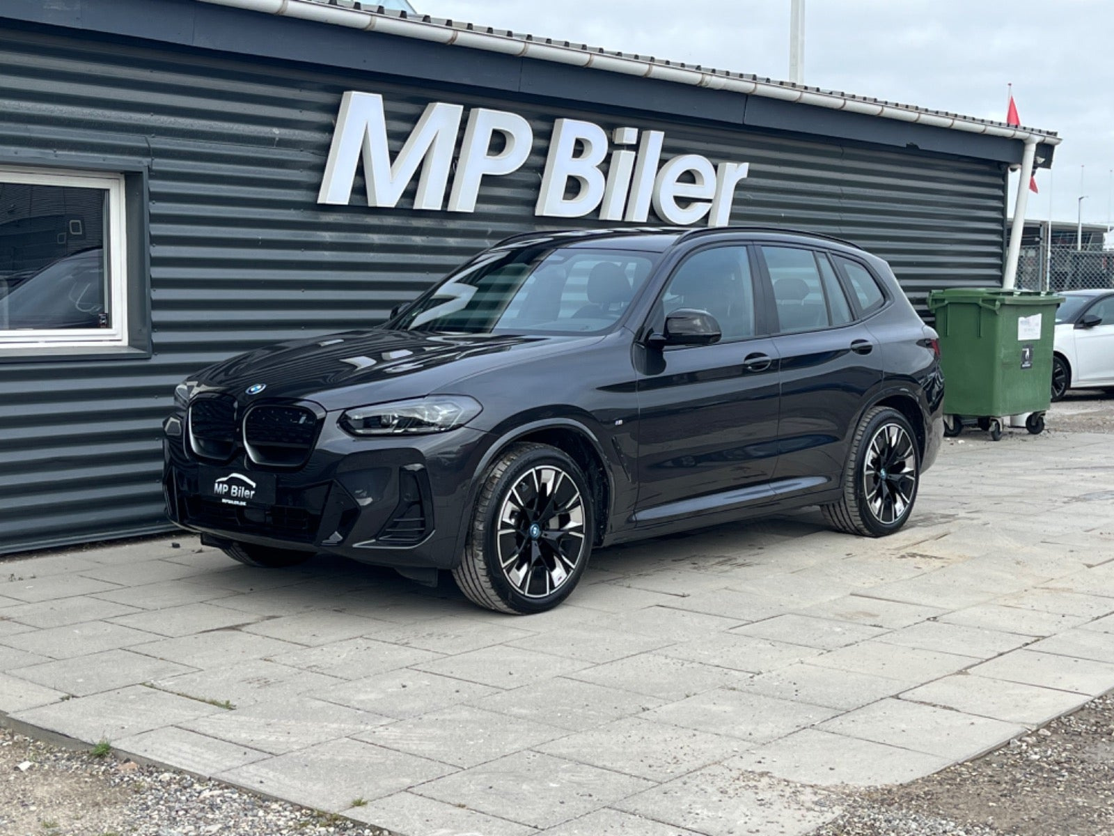 Sort BMW iX3 fra 2024
