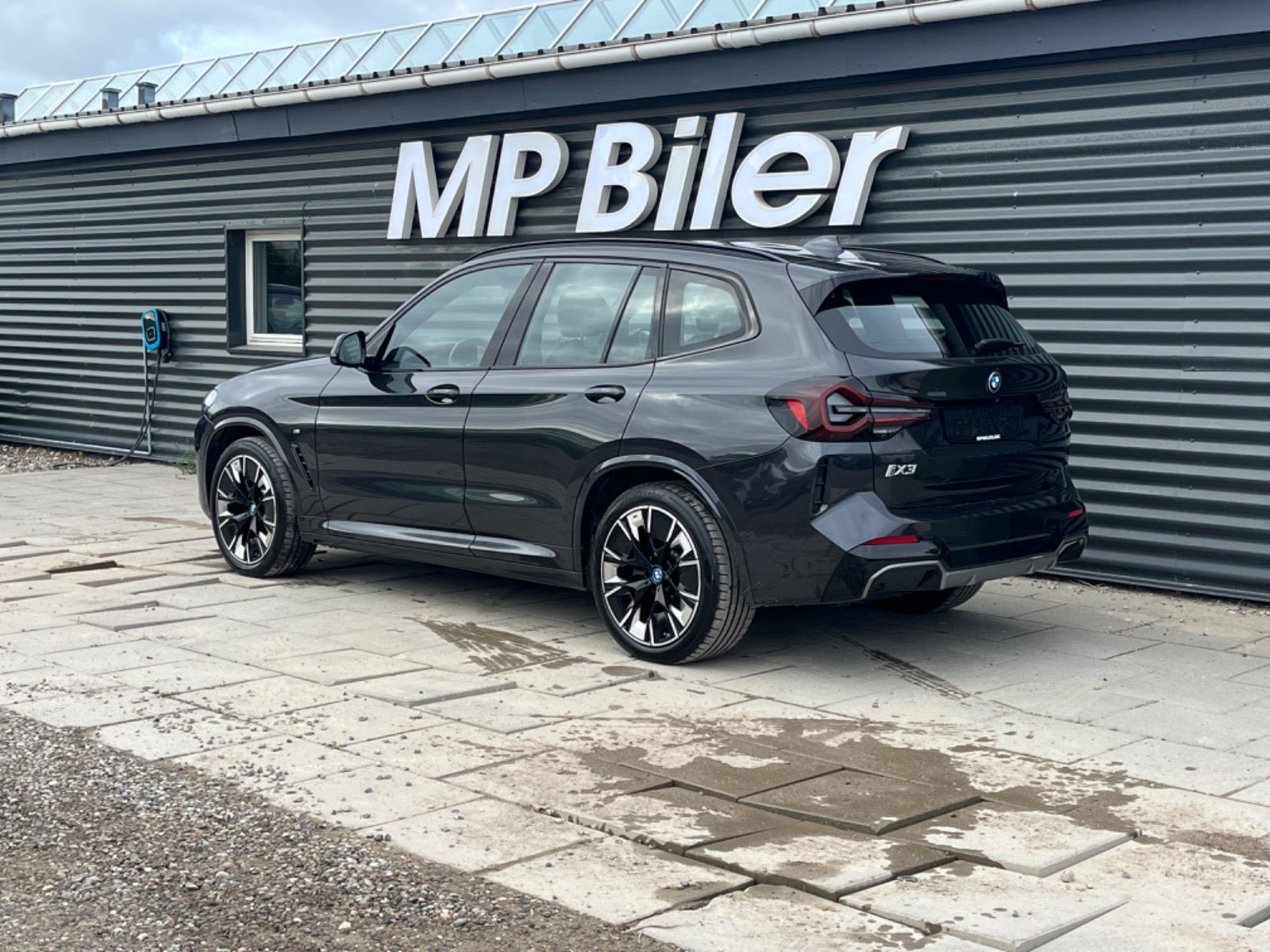 Sort BMW iX3 fra 2024