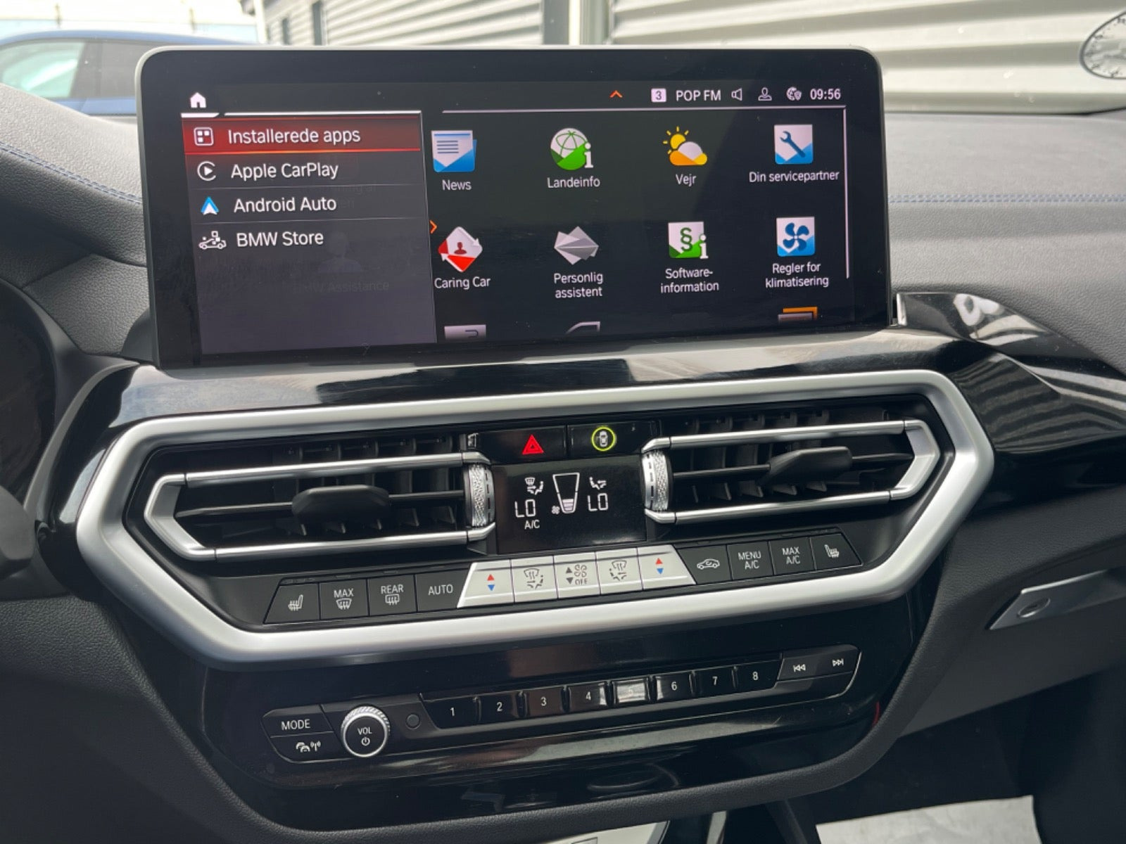 Sort BMW iX3 fra 2024