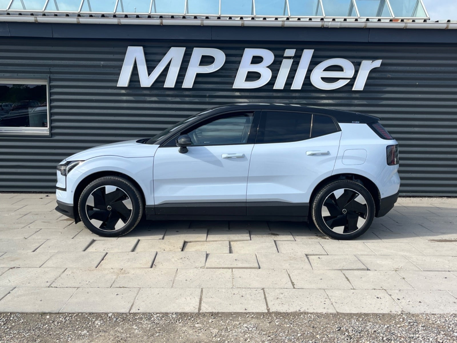 Blå Volvo EX30 fra 2025