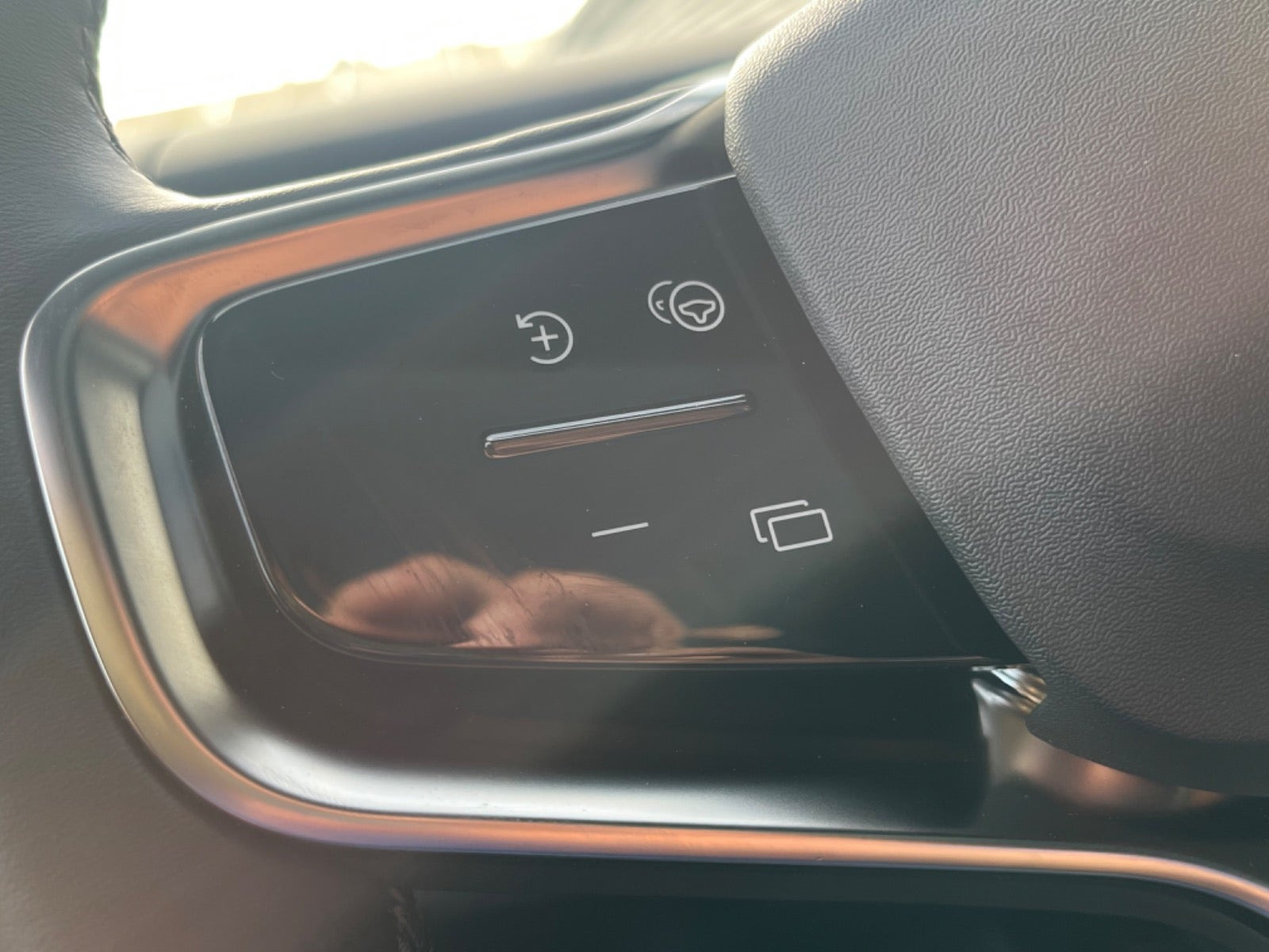 Blå Volvo EX30 fra 2025