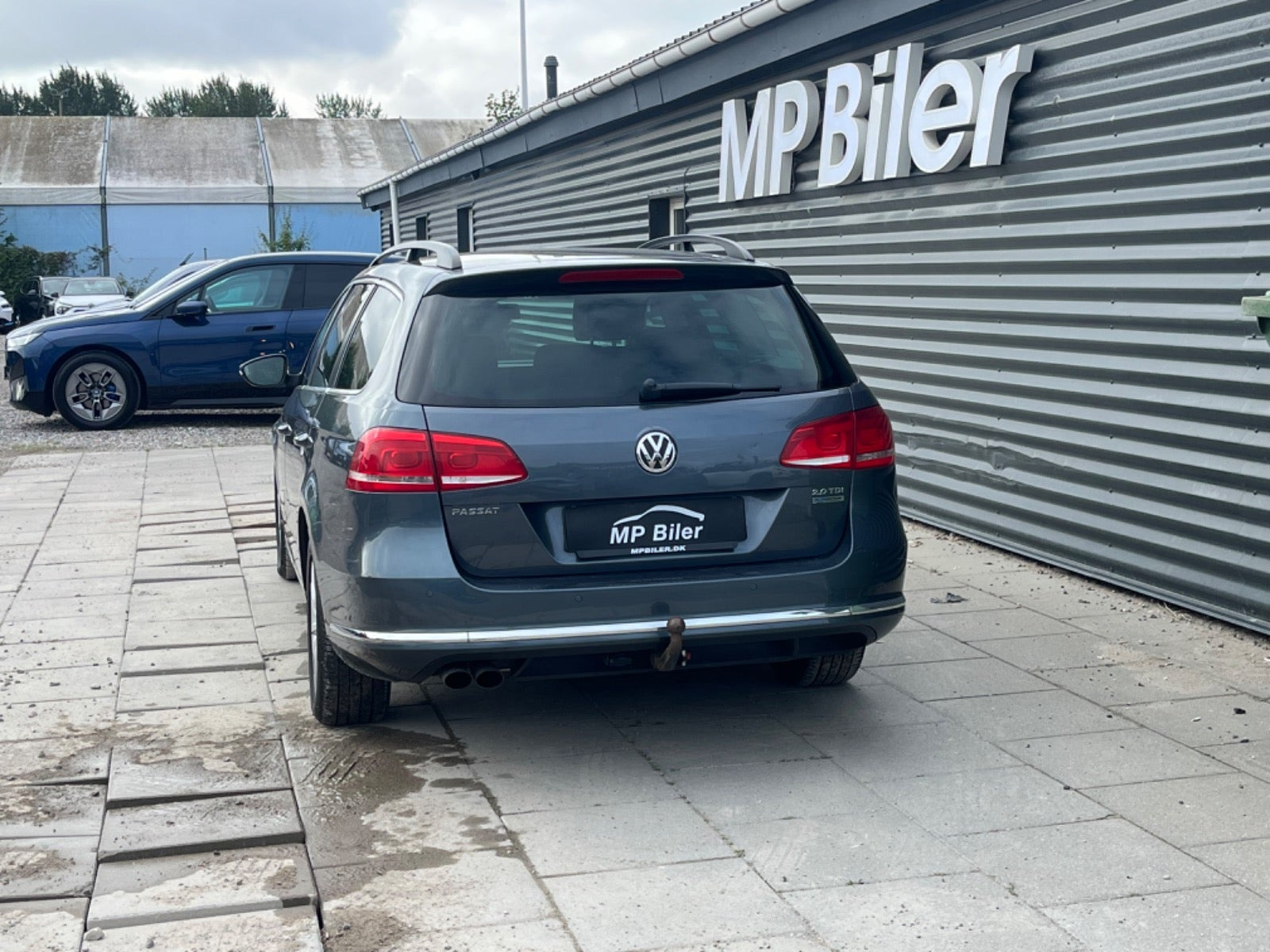 Grå VW Passat fra 2013
