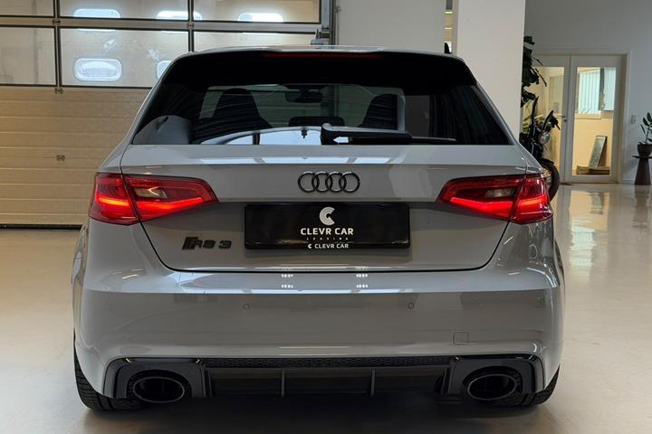 Grå Audi RS3 fra 2016