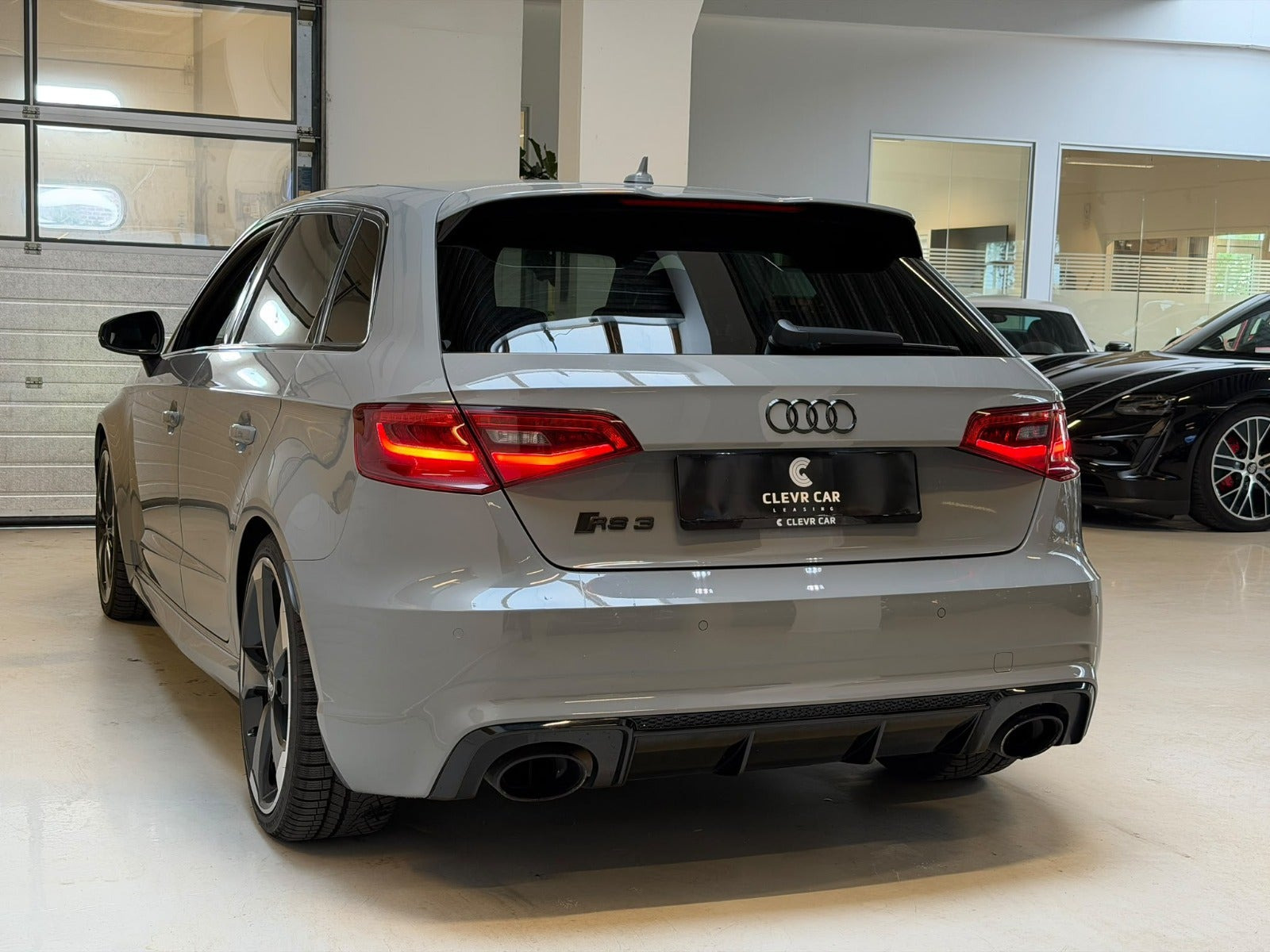 Grå Audi RS3 fra 2016