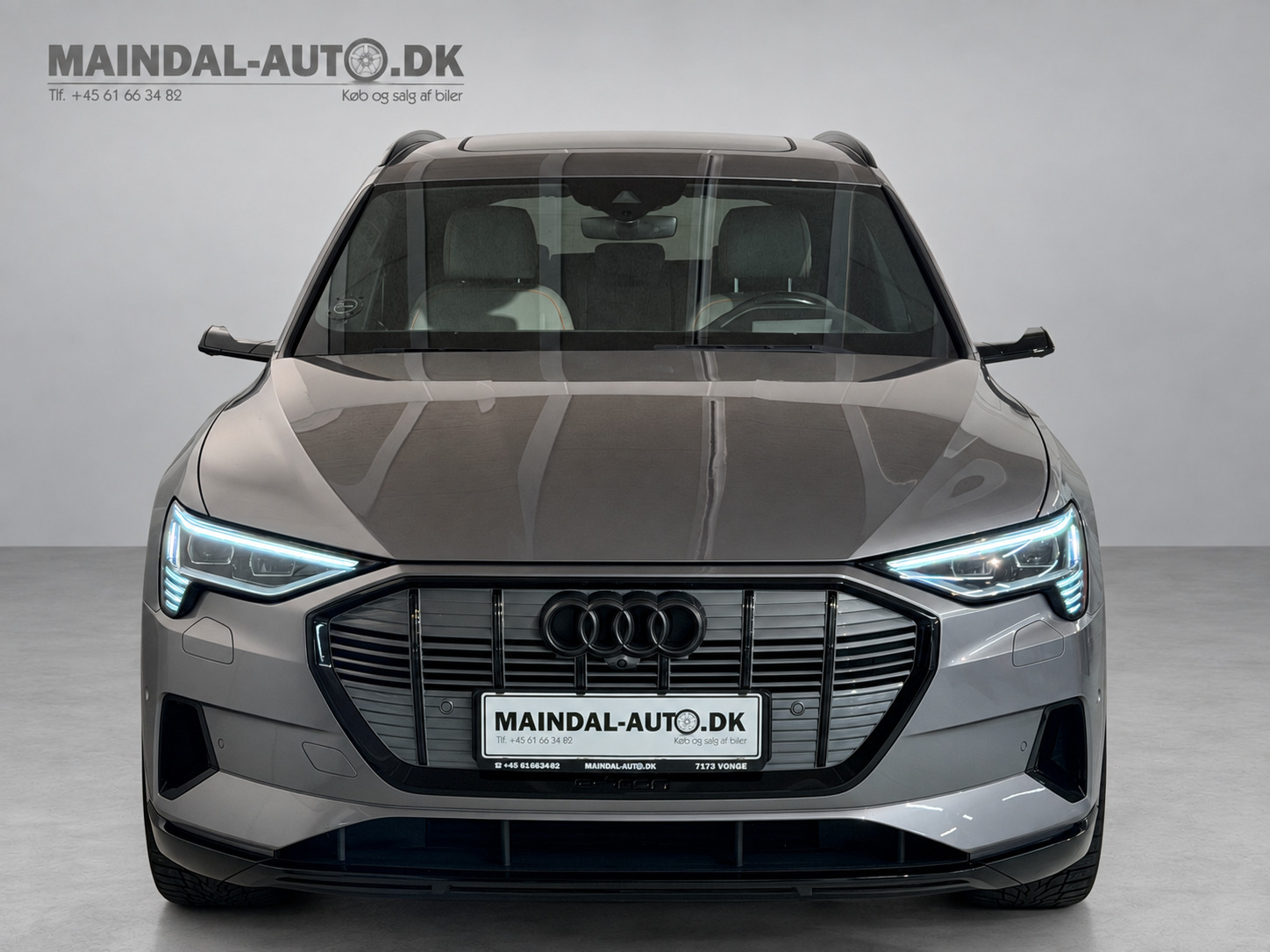 Orange Audi e-tron fra 2020