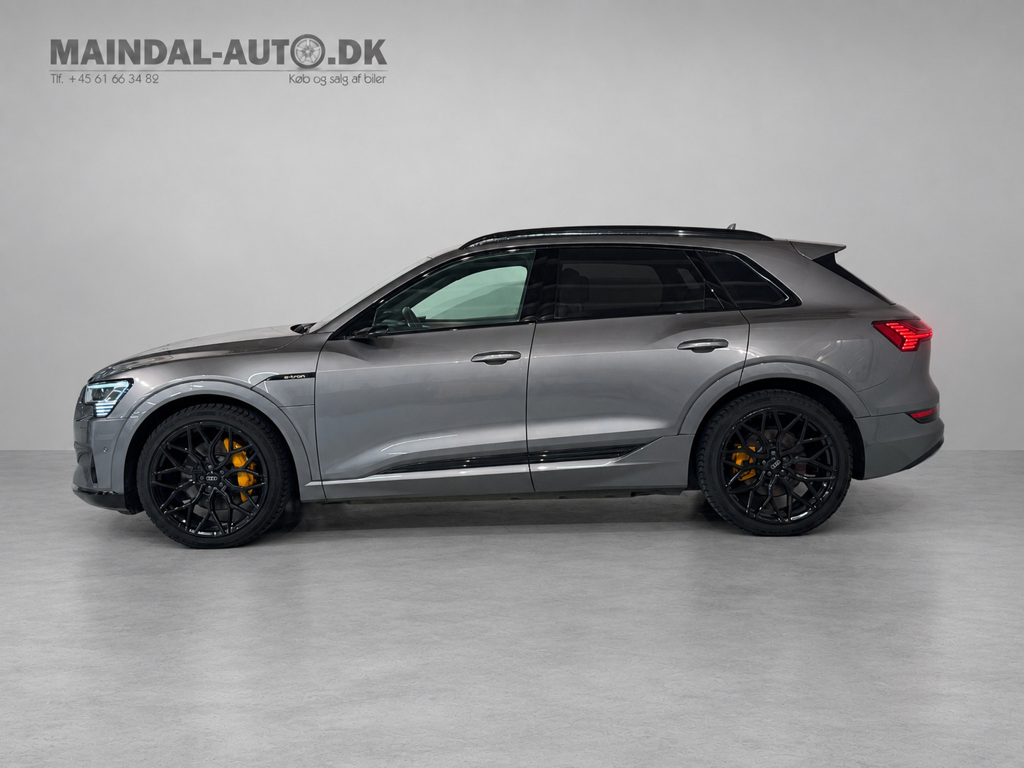 Orange Audi e-tron fra 2020
