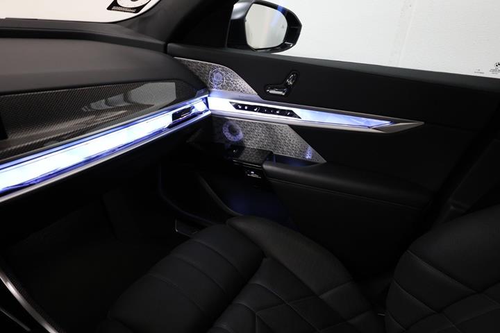 Sort BMW i7 fra 2023