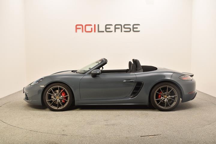 Blå Porsche 718 Boxster S fra 2017