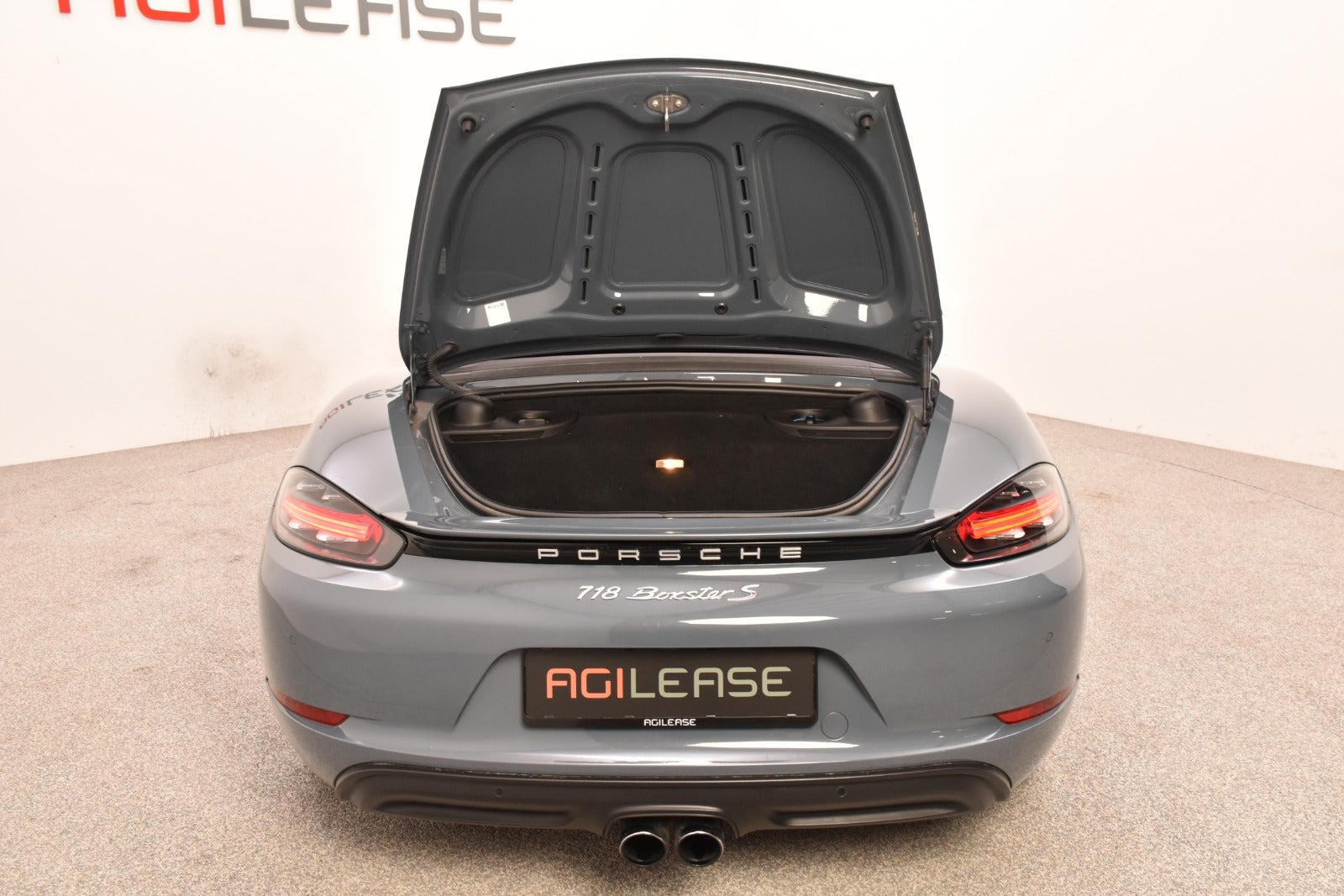 Blå Porsche 718 Boxster S fra 2017