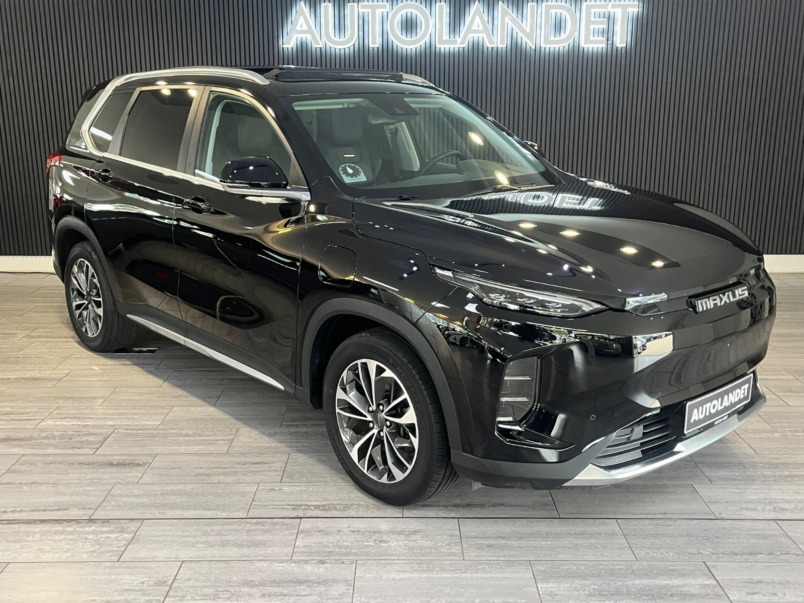 Maxus Euniq6