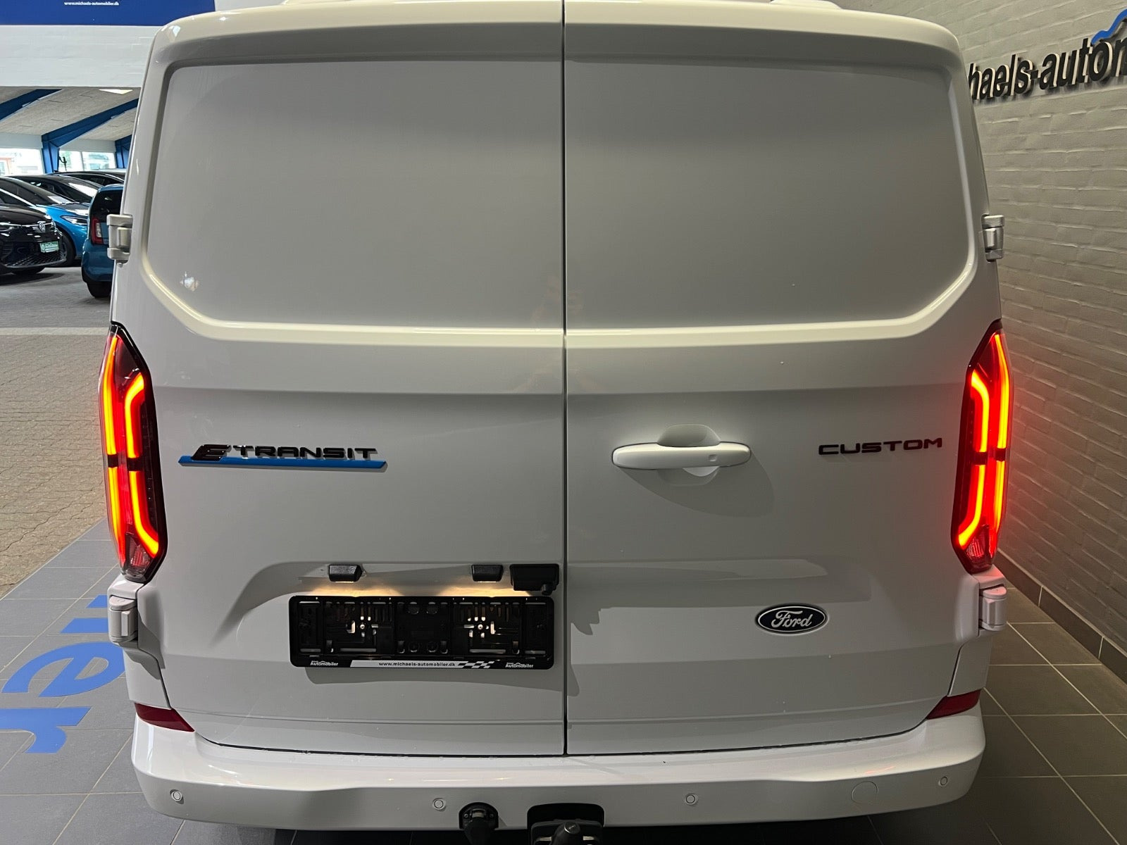 Hvid Ford E-Transit Custom 340 L2 fra 2026