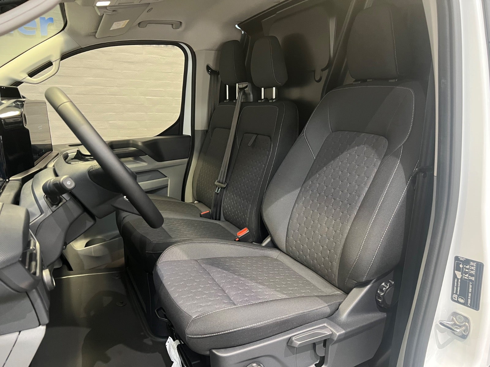 Hvid Ford E-Transit Custom 340 L2 fra 2026