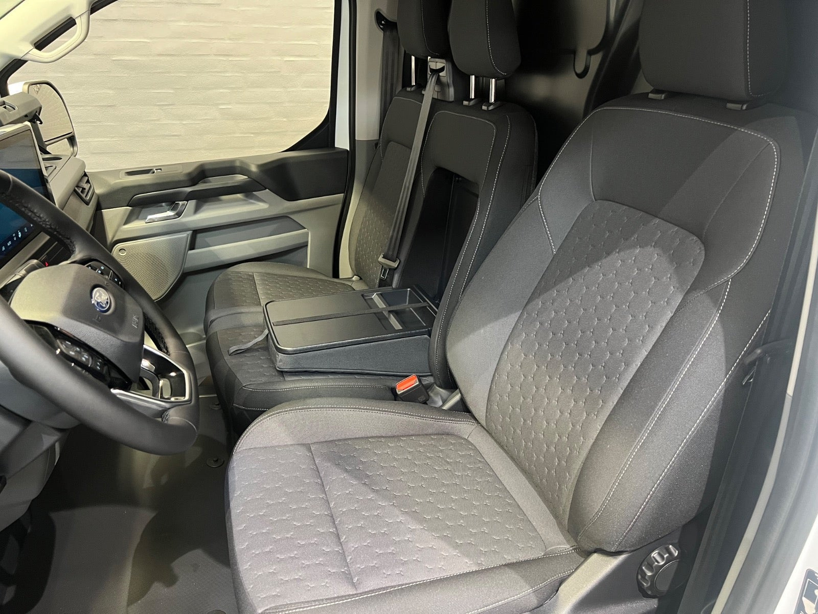 Hvid Ford E-Transit Custom 340 L2 fra 2026
