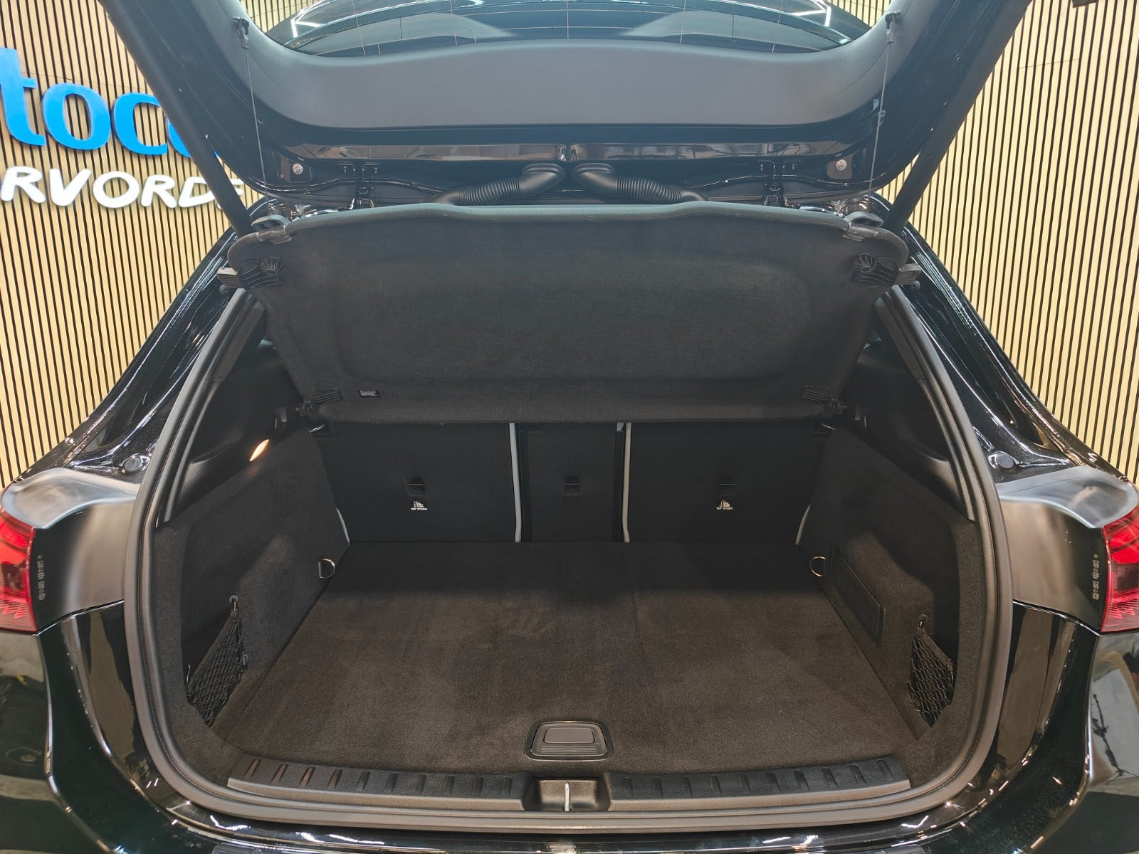 Sort Mercedes EQA250 fra 2025