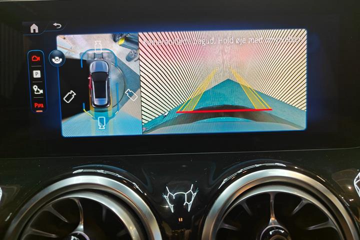 Sort Mercedes EQA250 fra 2025