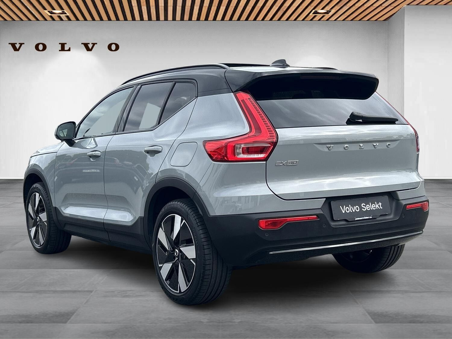 Grå Volvo EX40 fra 2024
