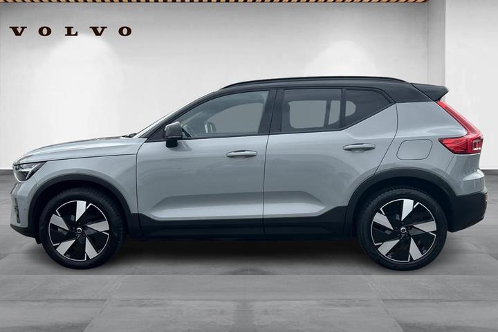 Grå Volvo EX40 fra 2024